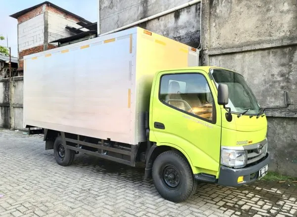 Harga Box Aluminium Hino 115 SD: Solusi Karoseri untuk Distribusi Kota Perusahaan
