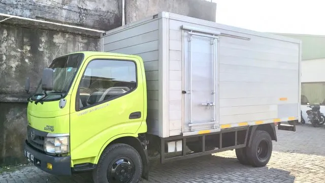 Harga Hino 136 HDL Box Aluminium untuk Muatan Panjang Perusahaan